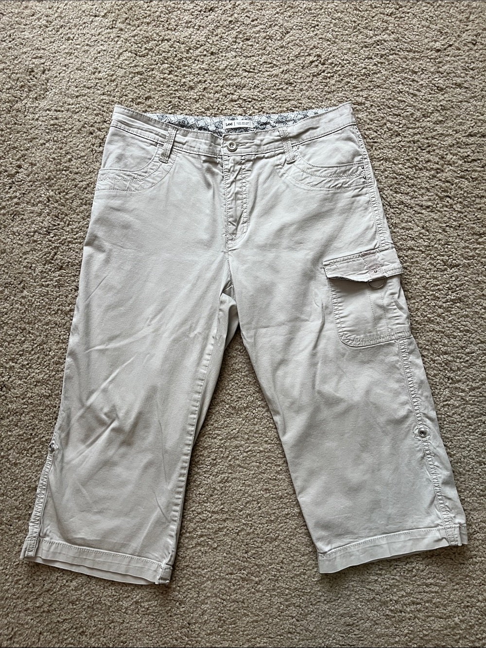 Lee Women’s Cargo Capri Pants in Light Tan
